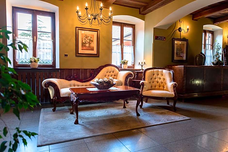 Hotel Octarna - Free On-site Parking
