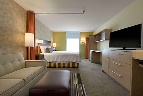 1 King Bed Studio Suite Nonsmoking