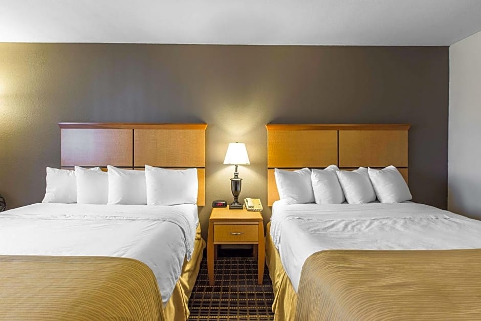 Quality Inn and Suites Summit County