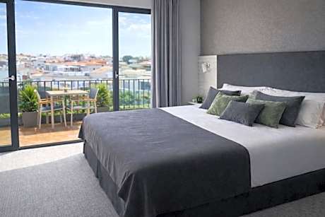Deluxe Double Room with Bath