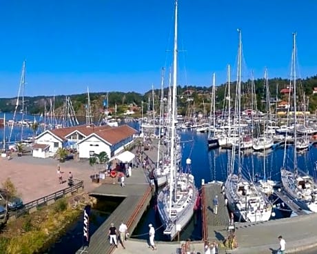 Henåns Hostel in the Marina