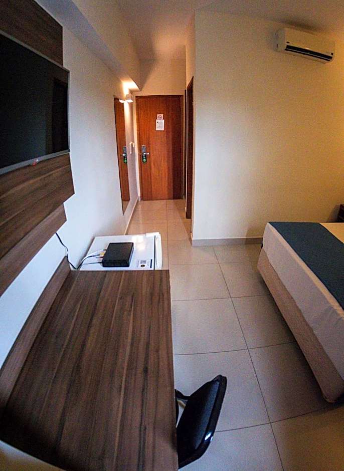 Ipe Center Hotel