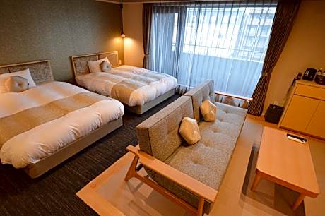 Deluxe Room 5