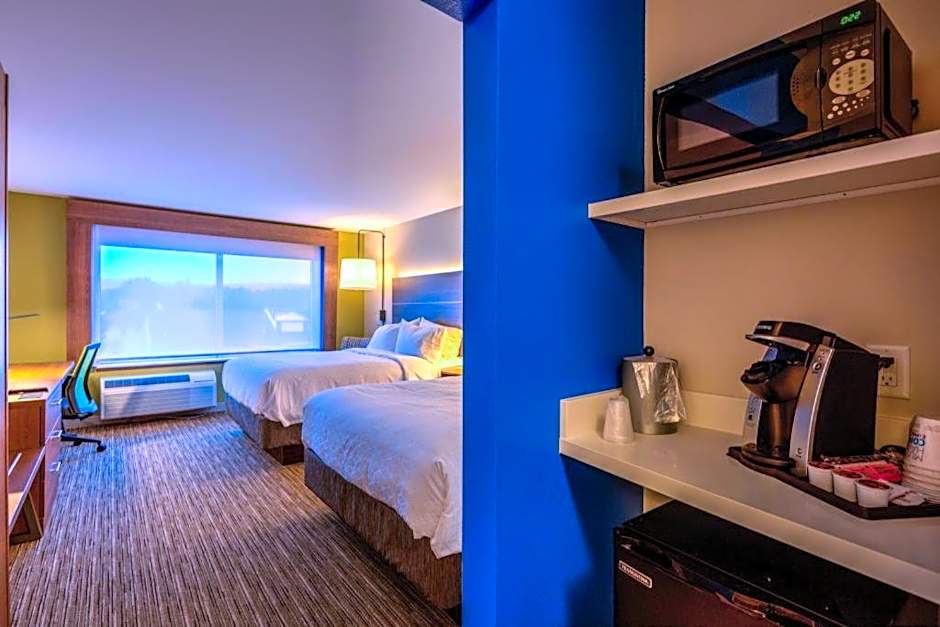 Holiday Inn Express & Suite Milroy - Reedsville By IHG