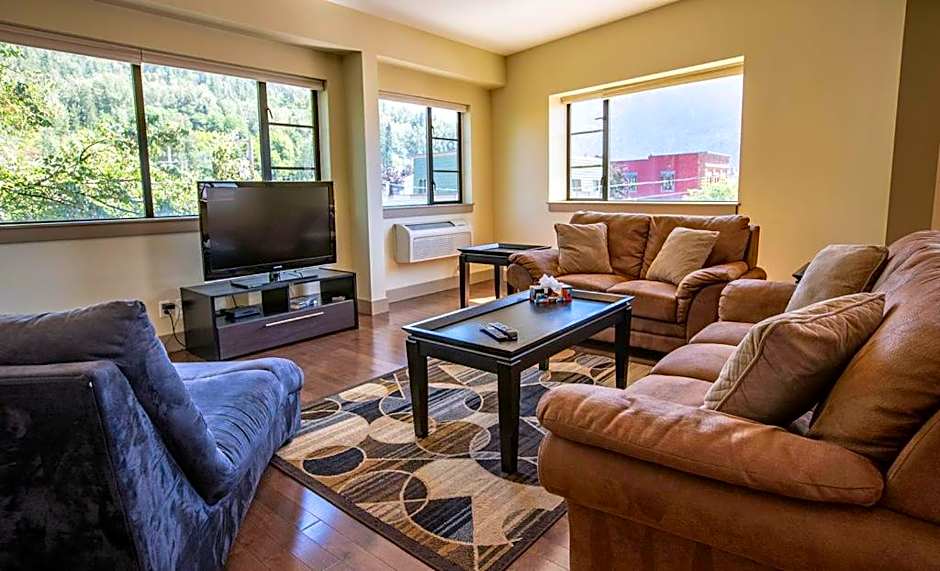 Selkirk Snug by Revelstoke Vacations