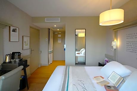 Superior Double Room with Two Single Beds - Non-Smoking