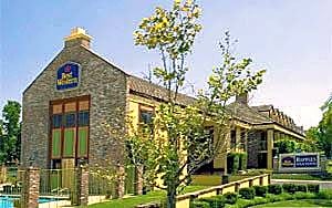 Best Western Plus Raffles Inn & Suites