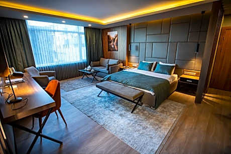 Deluxe Suite