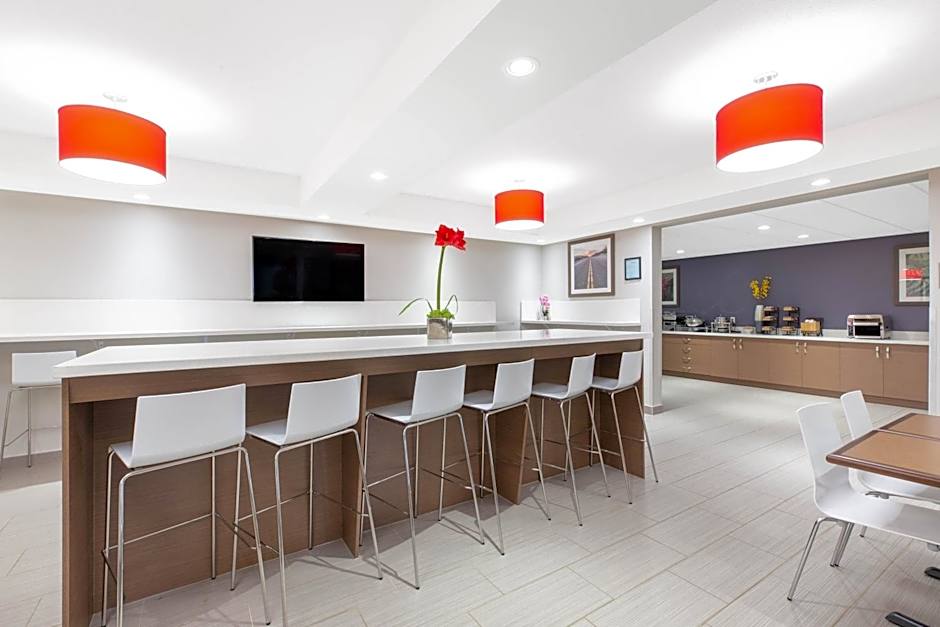 Microtel Inn & Suites by Wyndham Fort McMurray