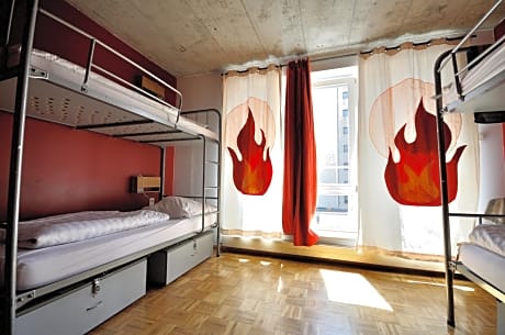 Single Bed in Mixed Dormitory Room (4 Adults) 