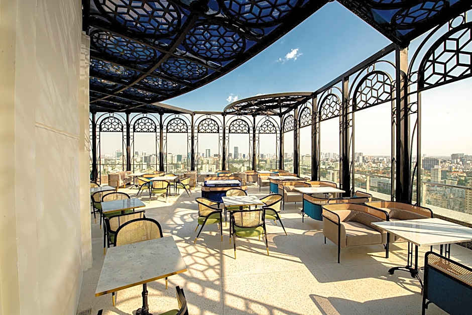 LA VELA Saigon Hotel