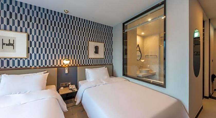 Brown-Dot Hotel Deokcheon