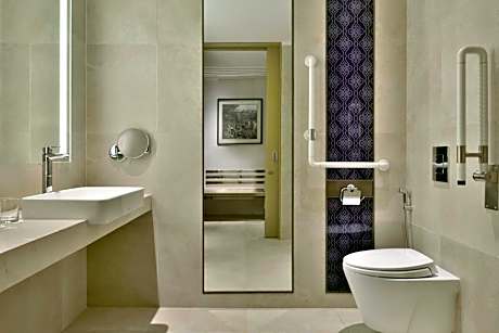 Guest room, 2 Twin, City View