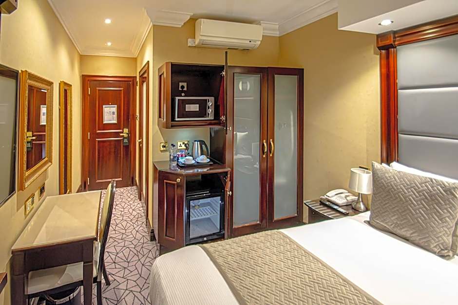 Hyde Park International