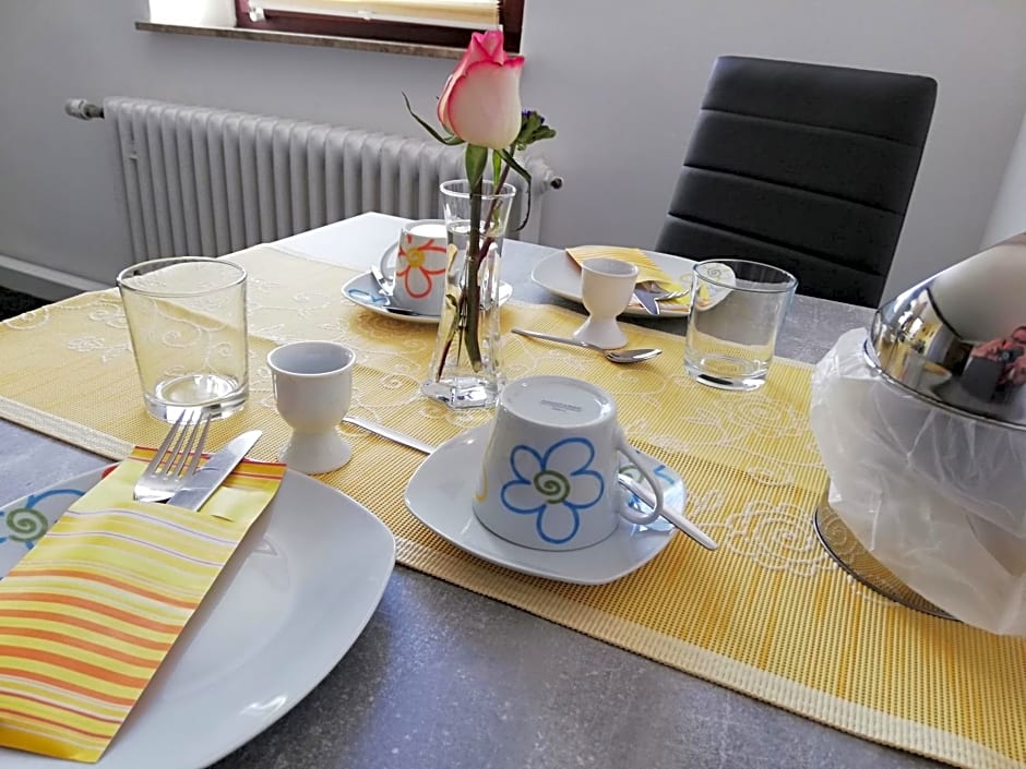 Pension Riverside in Leverkusen Hitdorf am Rhein - Zentral an der A1 und 59