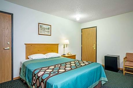 Queen Room - Mobility Access/Non-Smoking