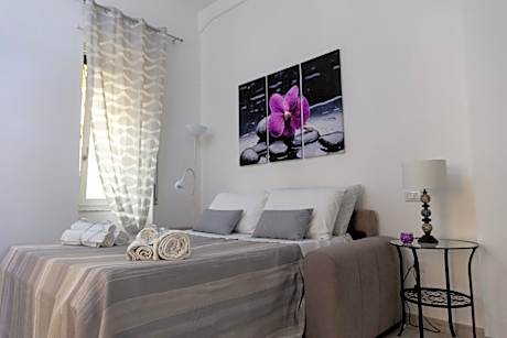 Deluxe Room (2 Adults + 1 Child)