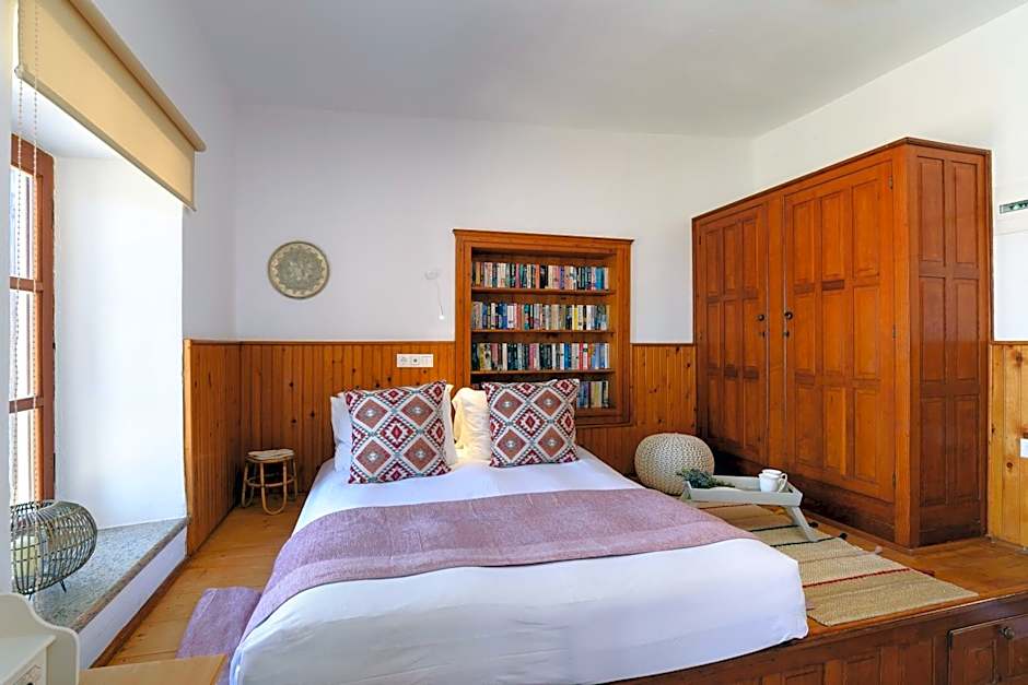 Thea Villas and Suite