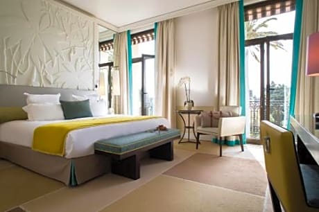 Luxury Room - Sea and Garden View