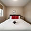 NEW, Euro-Style Suite, Whyte Avenue, AC, Netflix, Sleeps 6!