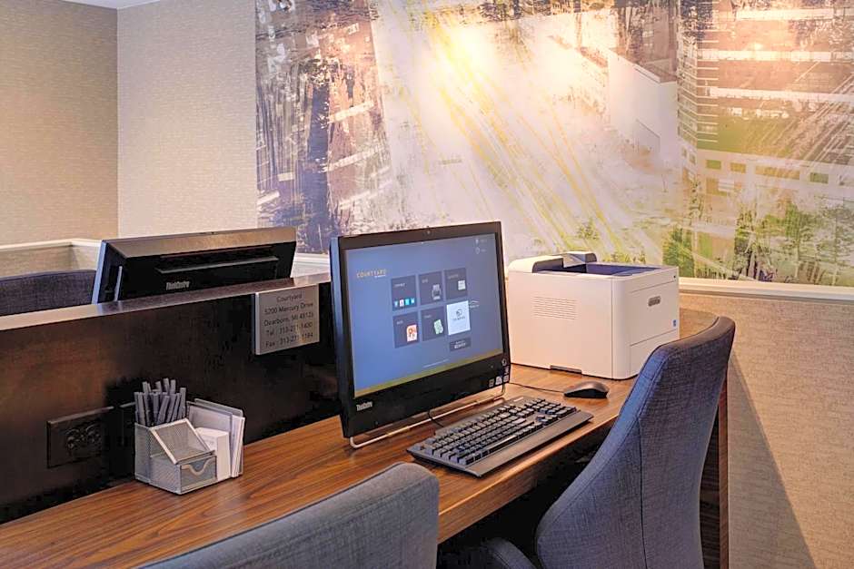 Courtyard By Marriott Detroit Dearborn