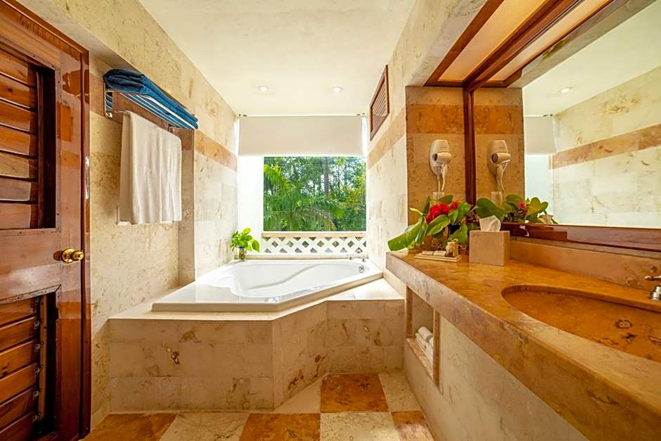 Mayaland Hotel & Bungalows