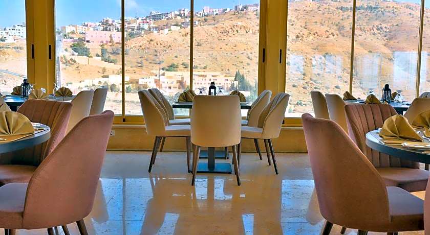 Petra Moon Hotel