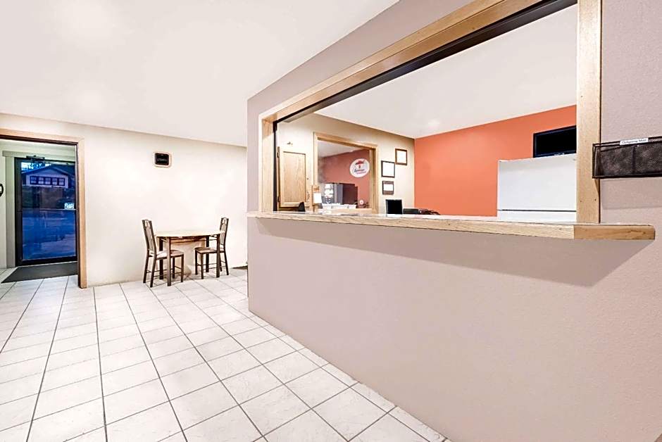 Super 8 by Wyndham Belle Fourche SD