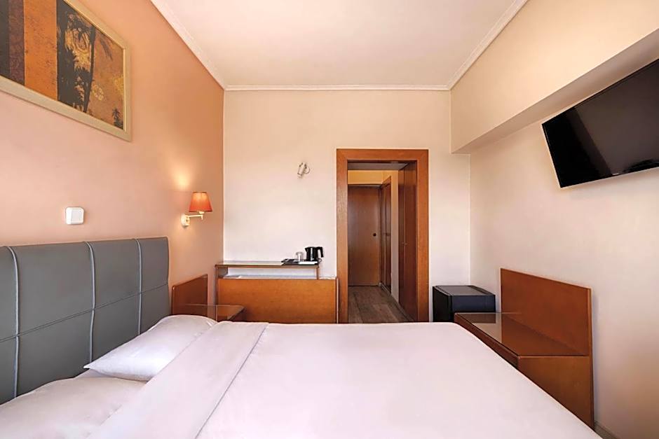 Xenophon Hotel