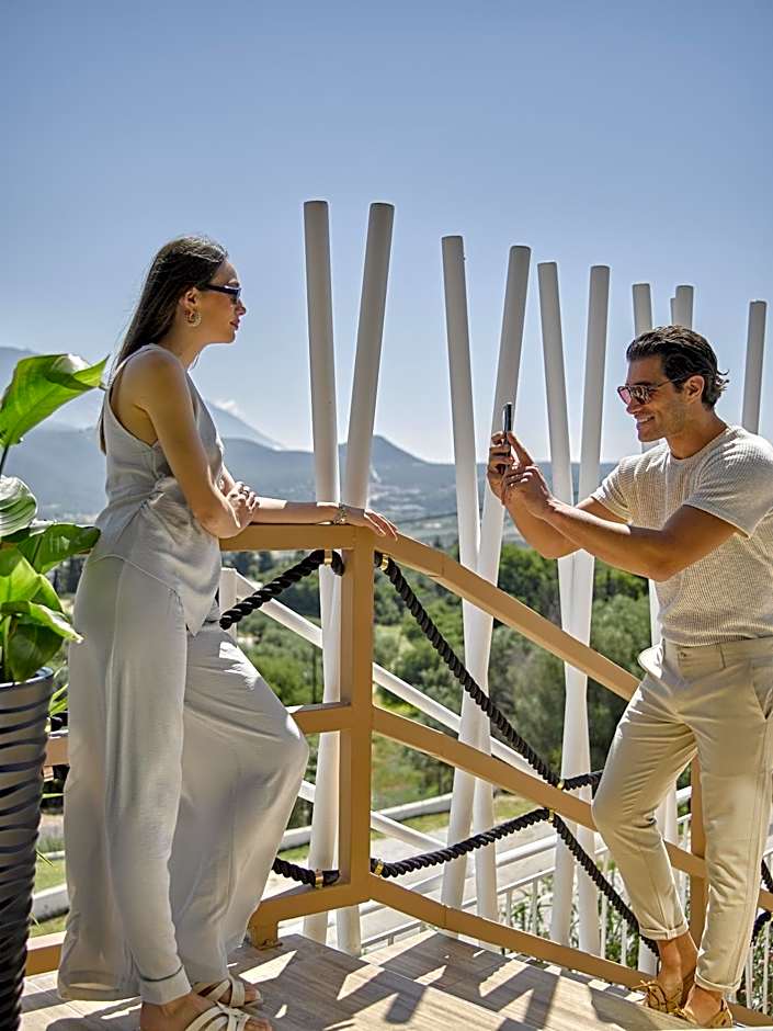 The "L" Suites & Apartments