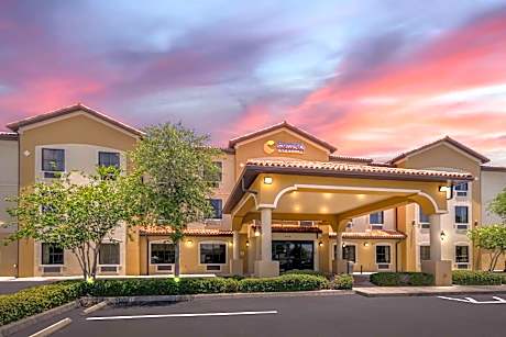Comfort Inn & Suites Northeast - Gateway