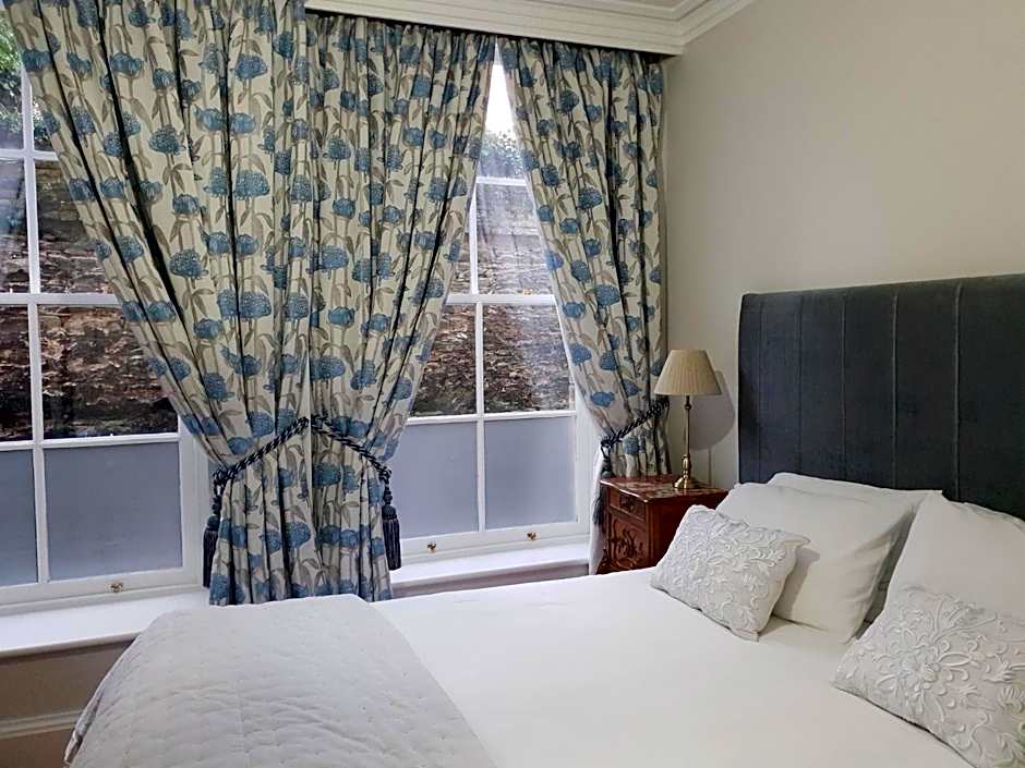 Bishop's Gate Hotel