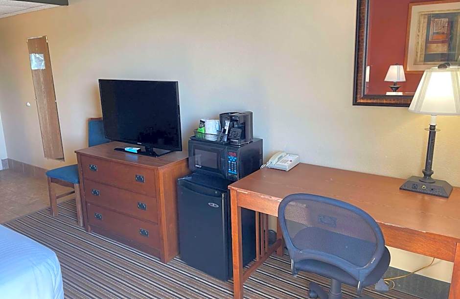 Crossroads Hotel & Event Center