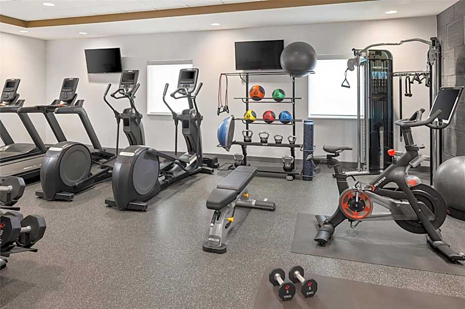 Home2 Suites by Hilton Minneapolis / Roseville, MN