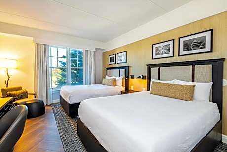Queen Room with Two Queen Beds - Non-Smoking
