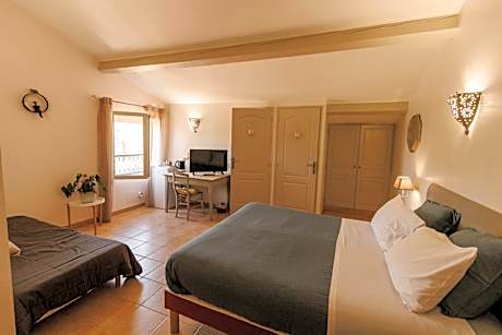 Triple Room with Private Bathroom