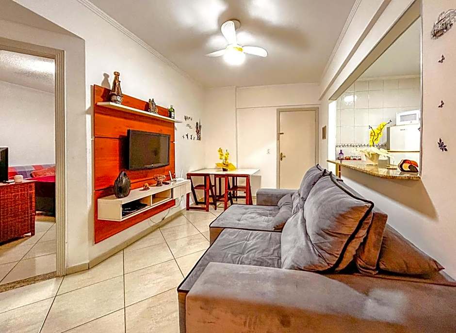 Apto a poucos metros da Praia do Gonzaguinha SP