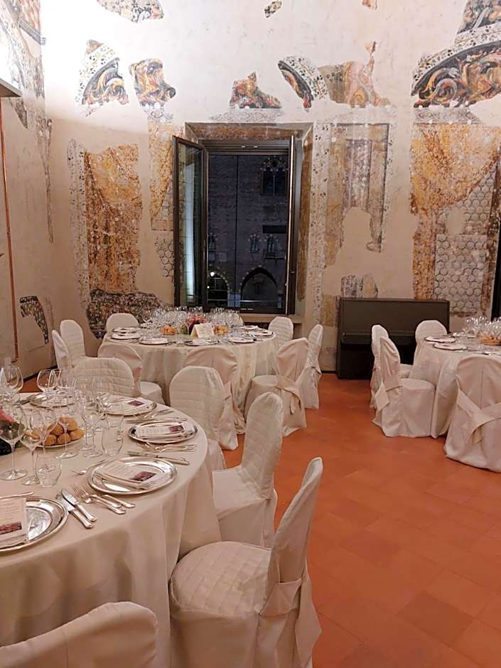 Cà Uberti Palace Hotel, MantegnaHotels