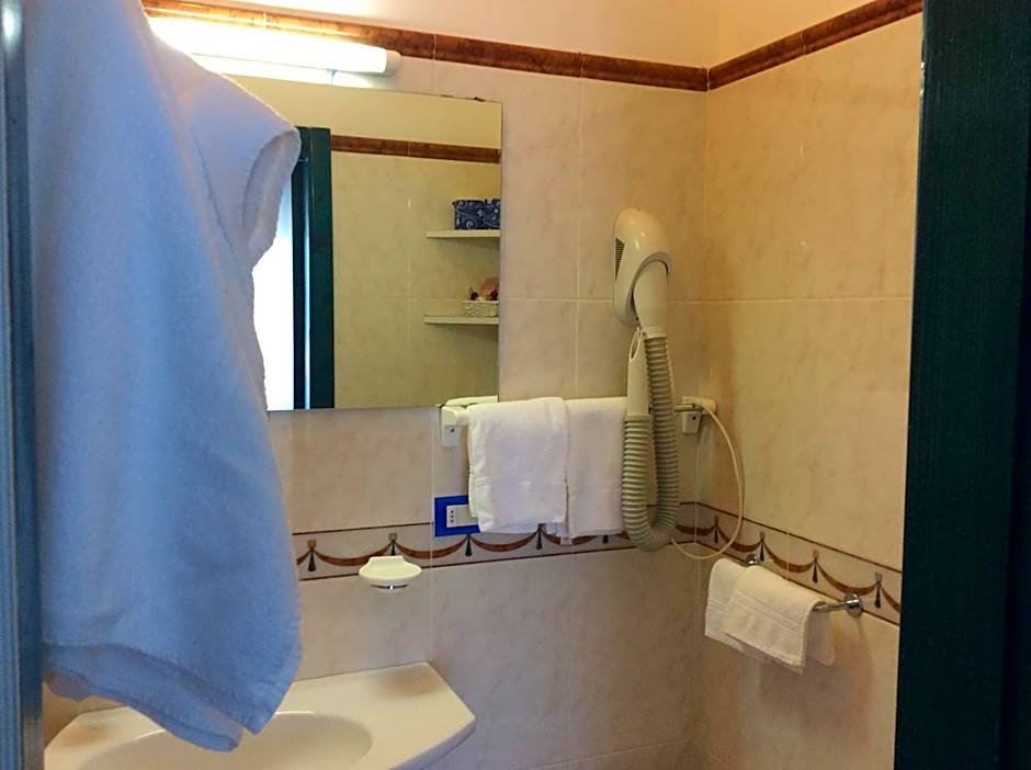 Hotel Elisa - Spiaggia Privata Inclusa
