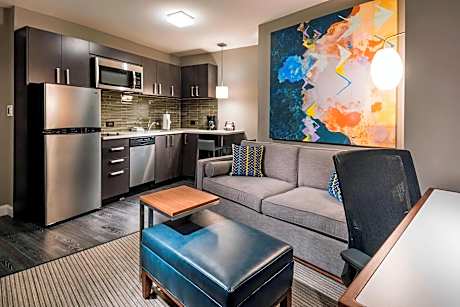 Studio, 1 King Bed with Sofa bed (Hearing Accessible) (1 King Bed and 1 Double Sofa Bed)