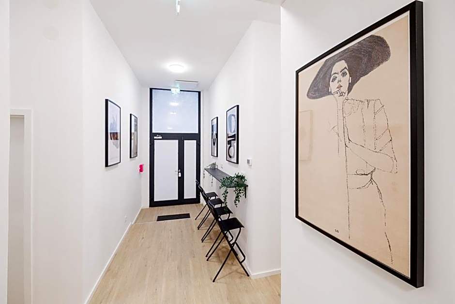 Central City Style Rooms by Home2