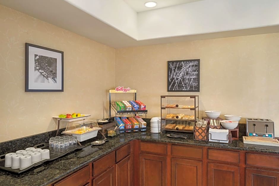 Country Inn & Suites by Radisson, Bloomington-Normal Airport, IL
