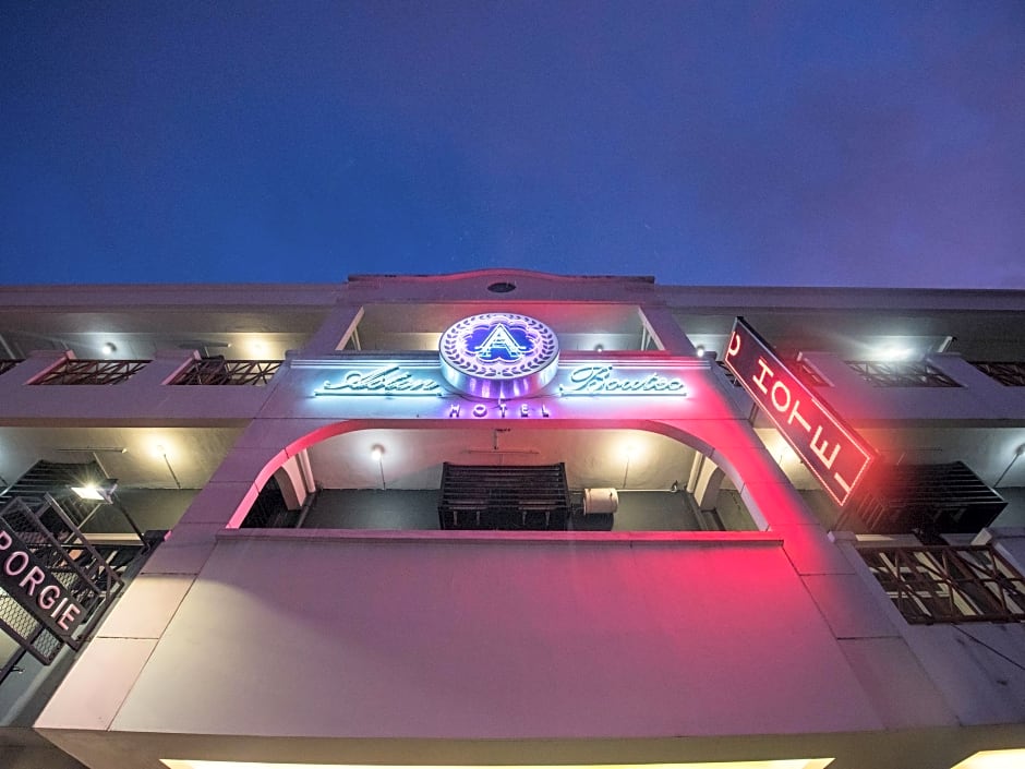 Aston Boutec Hotel Lintas Plaza