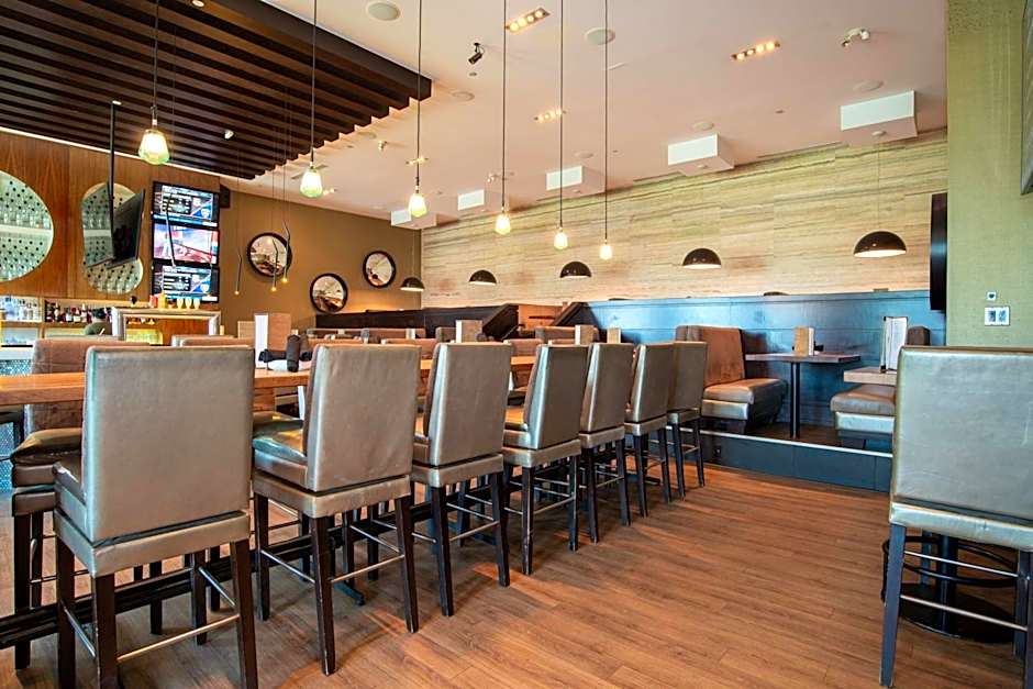 Sandman Signature Edmonton South Hotel