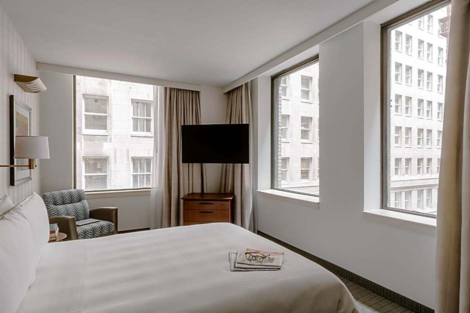 CLUB QUARTERS HOTEL, CENTRAL LOOP