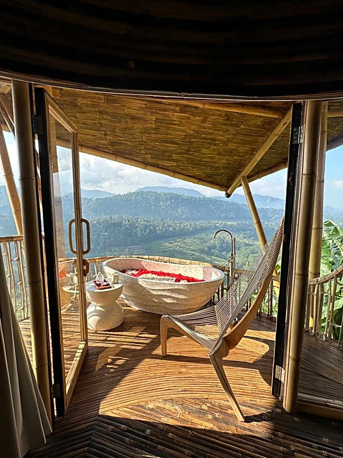 3 Bdr - Luxury Cliffside Bamboo Villa