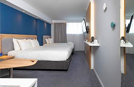 Standard Room with One King and One Single Bed - Free Hot Breakfast