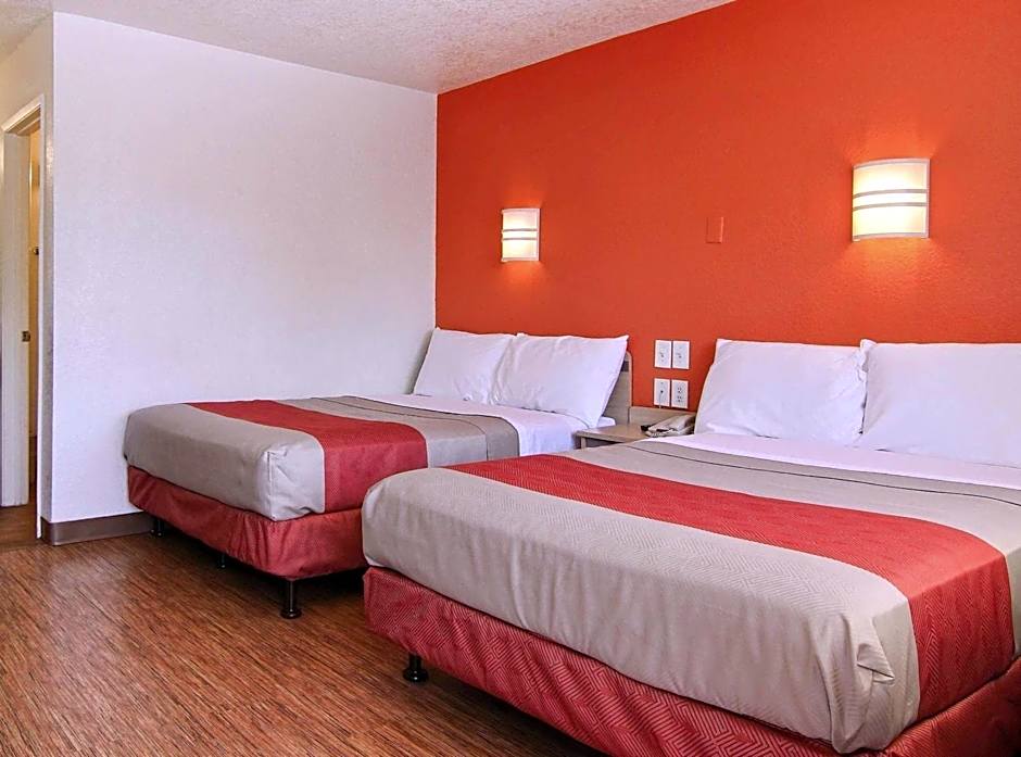 Motel 6-Bismarck, ND