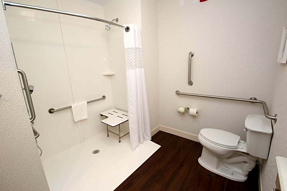 Hampton Inn By Hilton Suffolk VA