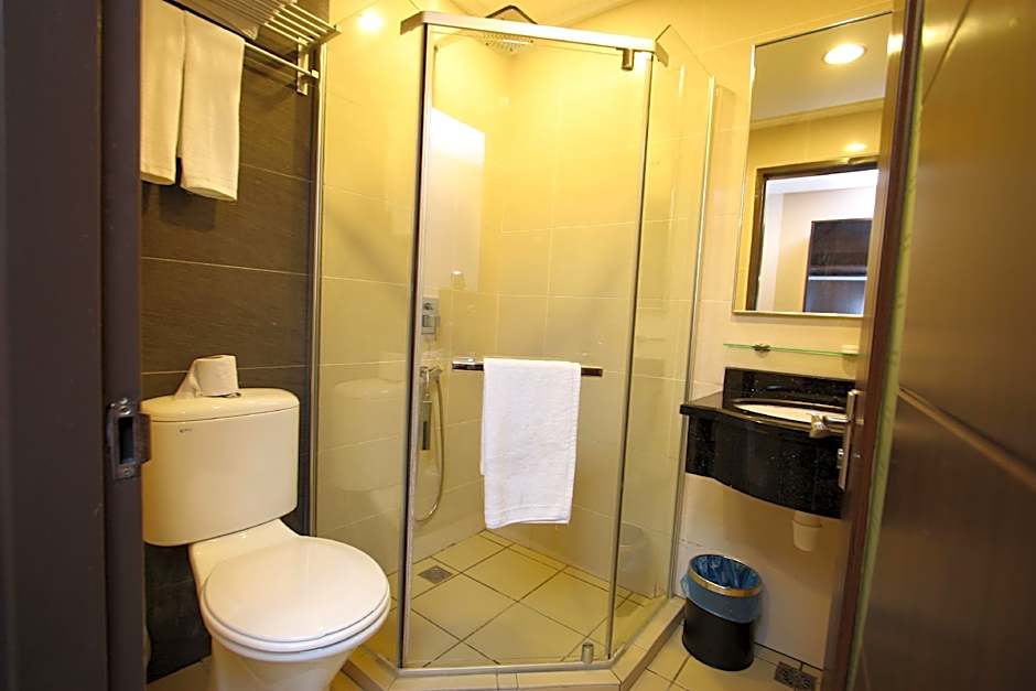1 City Hotel